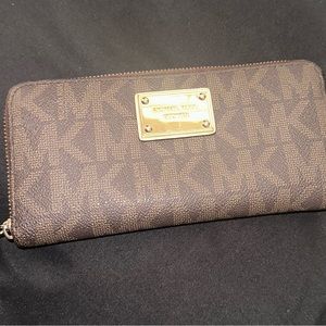Michael Kors wallet